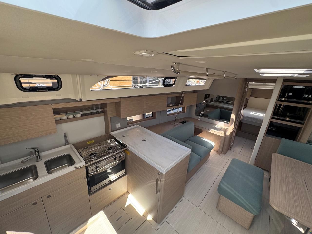Beneteau Oceanis 47