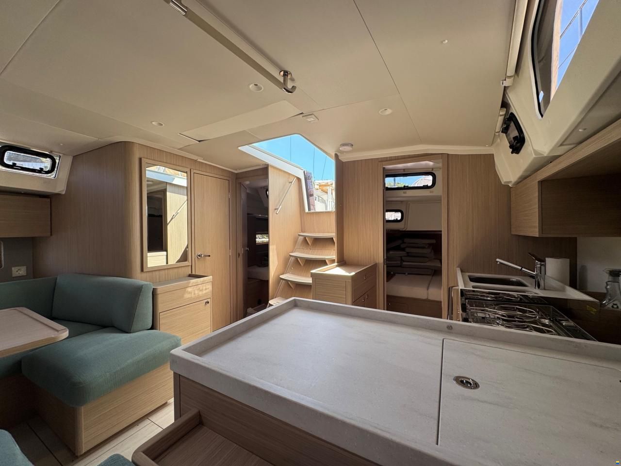 Beneteau Oceanis 47