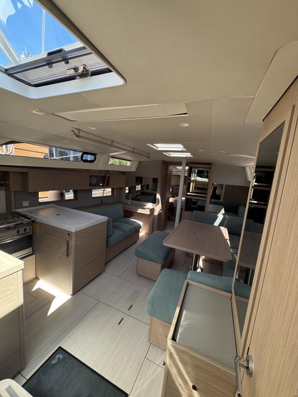Beneteau Oceanis 47