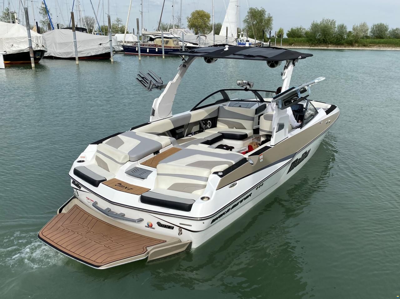 Malibu Wakesetter MXZ22