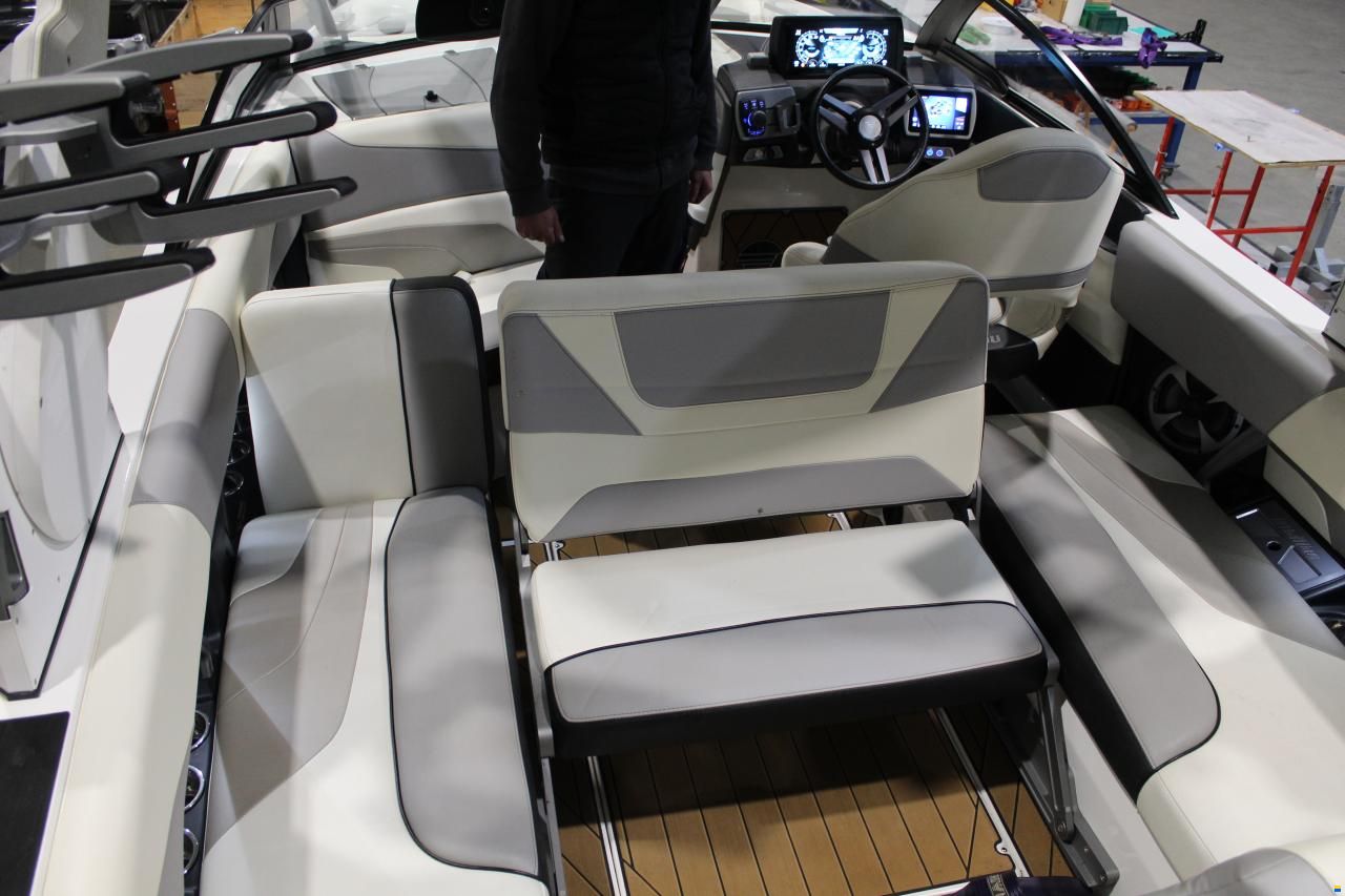 Malibu Wakesetter MXZ22