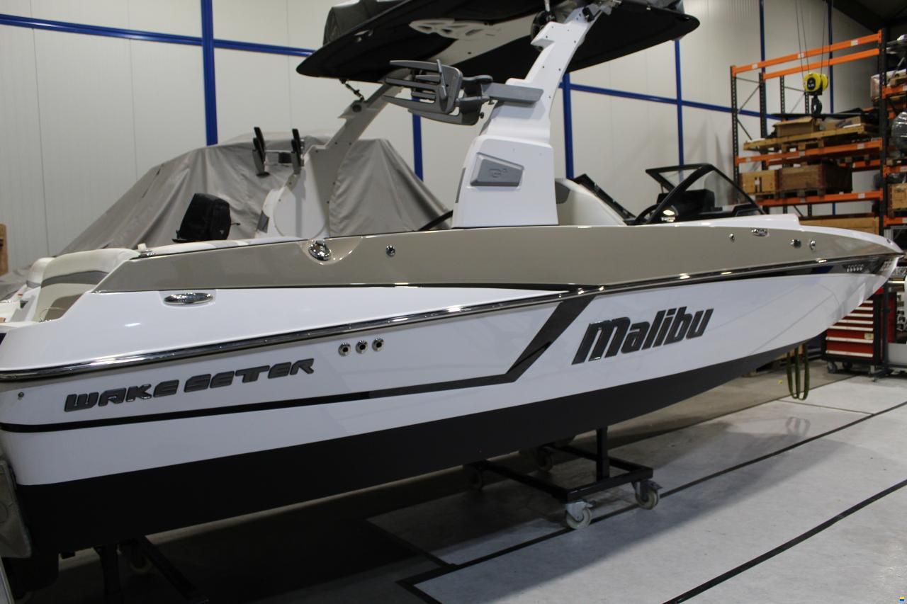 Malibu Wakesetter MXZ22