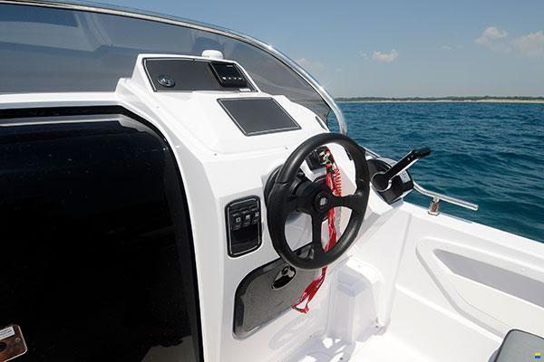 Ranieri H22 Sundeck