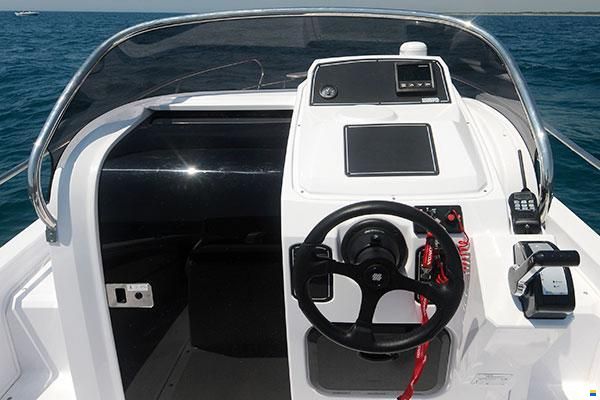 Ranieri H22 Sundeck