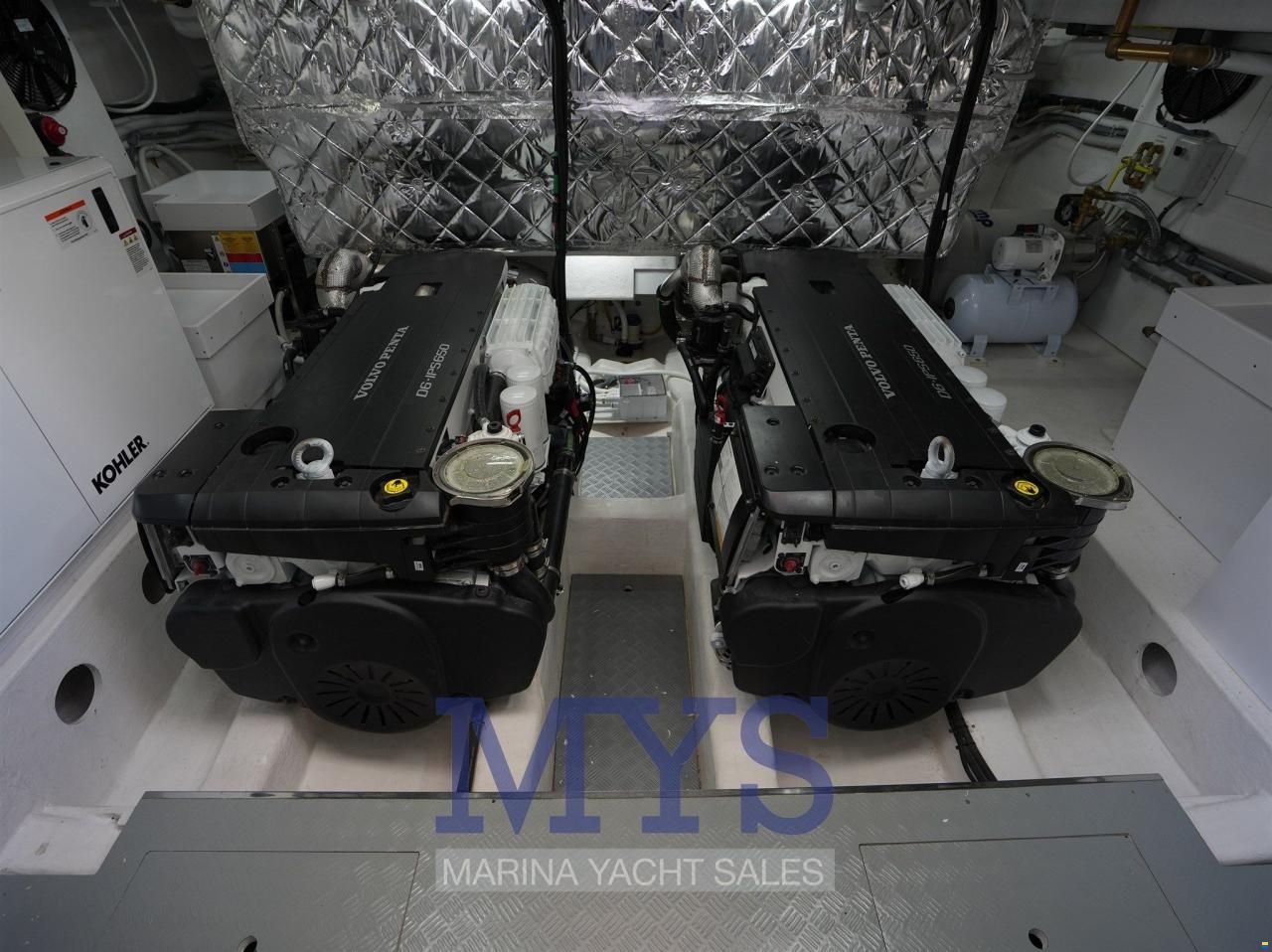 Cayman Yachts S520