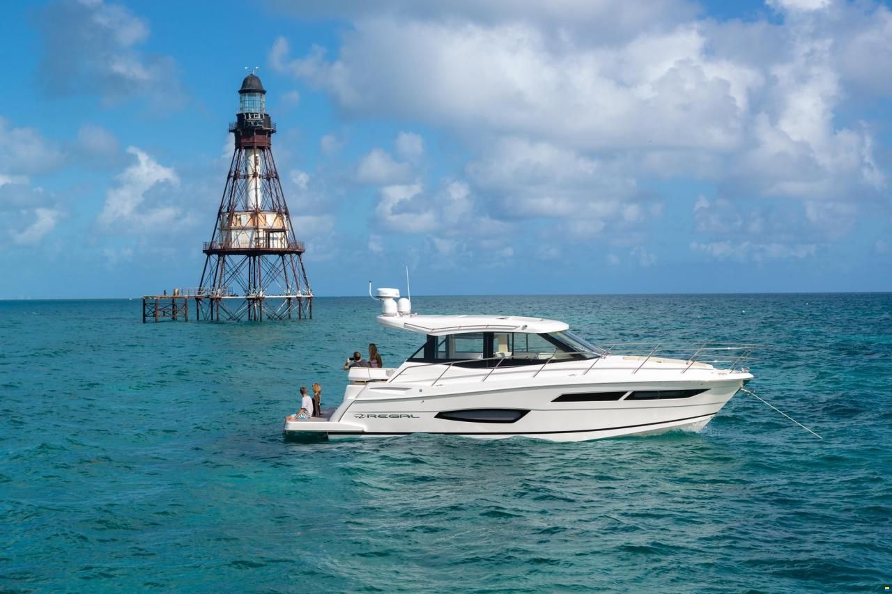 Regal 38 Grande Coupe