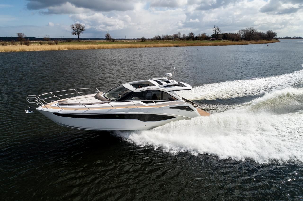 Galeon 405 HTS