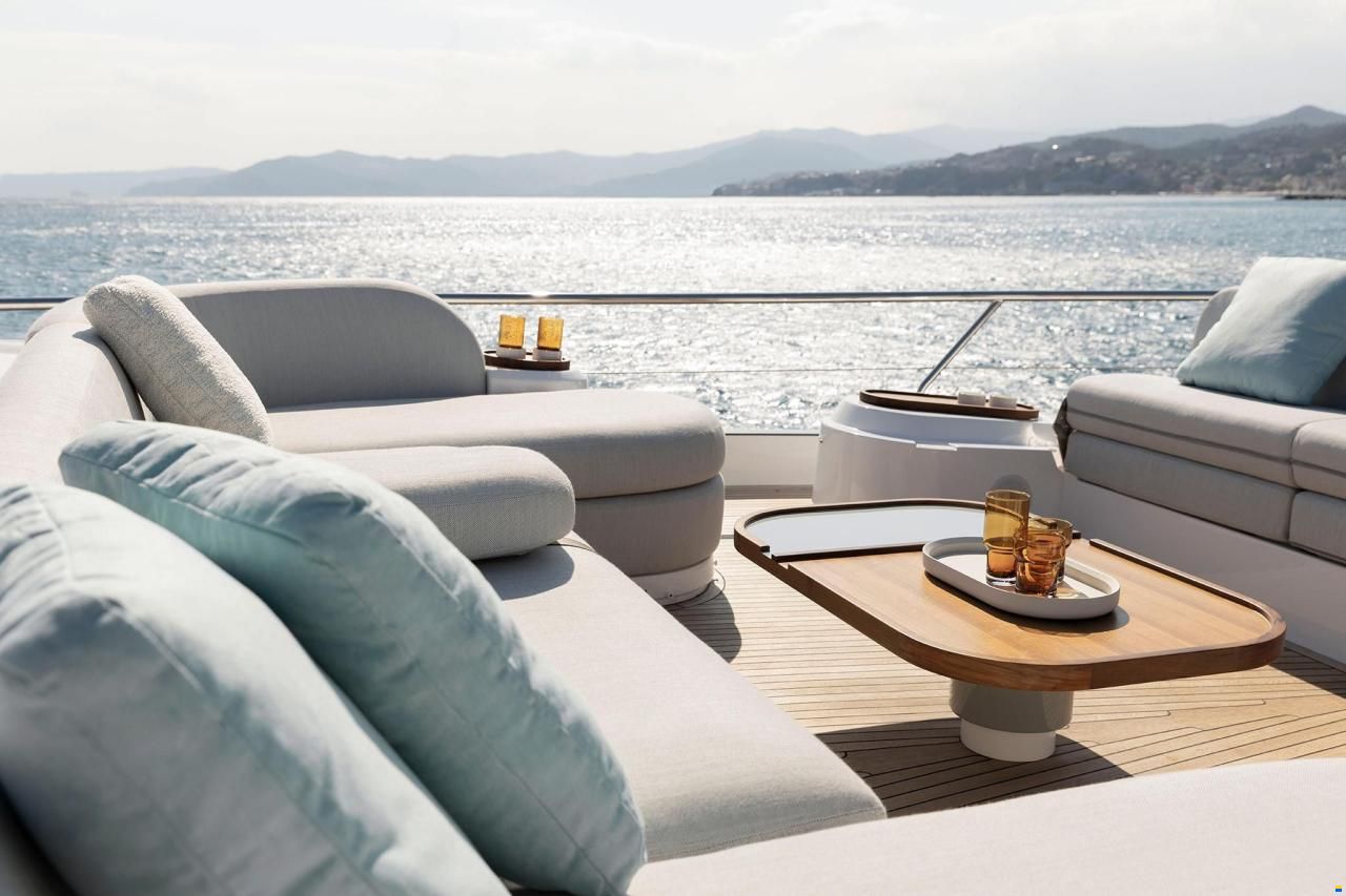 Azimut Fly 72