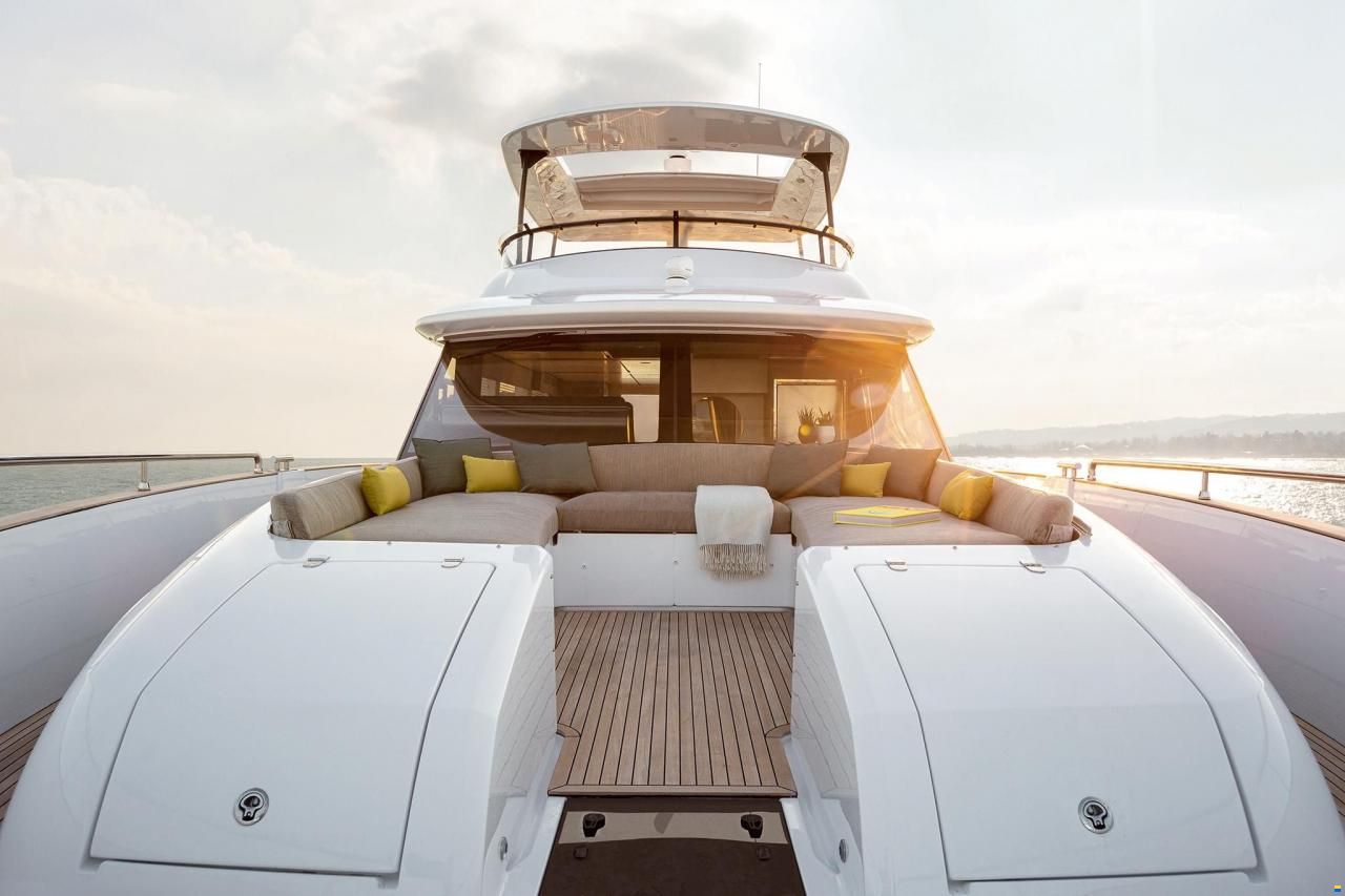 Azimut Magellano 66