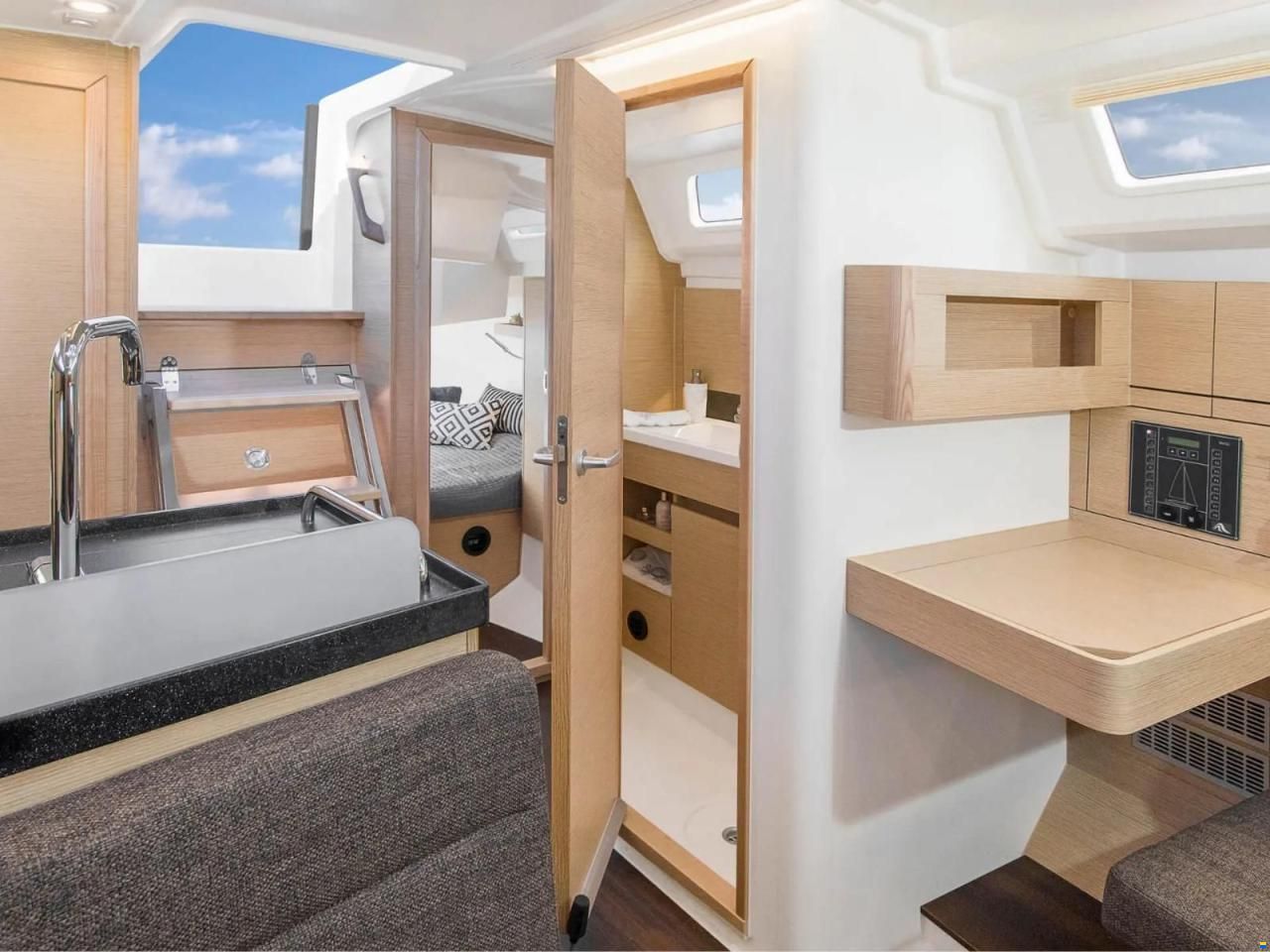 Hanse 348