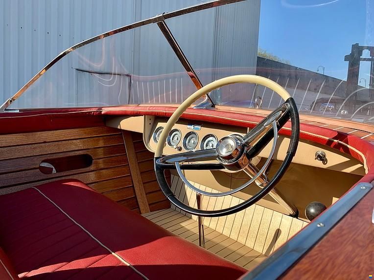 Chris Craft continental 18