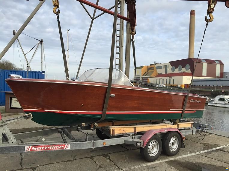 Chris Craft continental 18