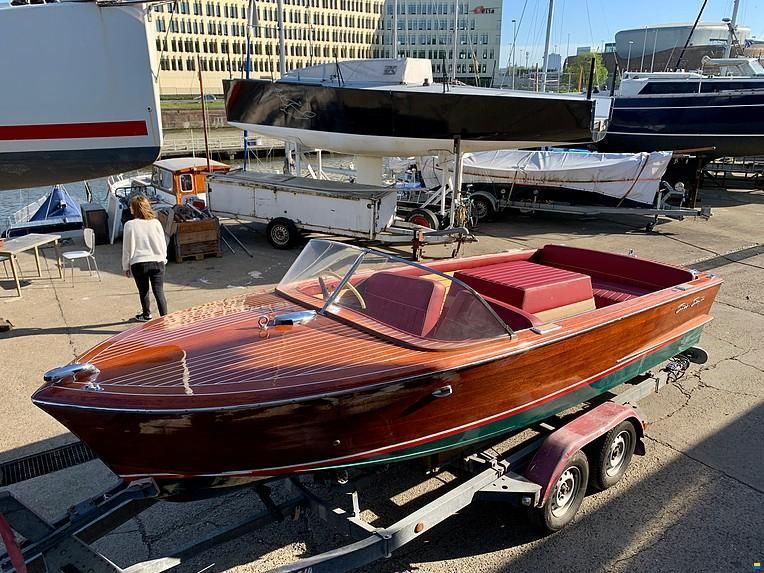 Chris Craft continental 18