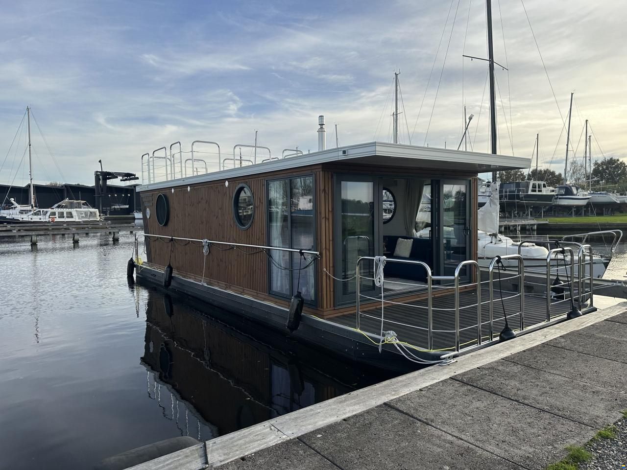 Nordic Season NS 40 Eco 36m2 Houseboat