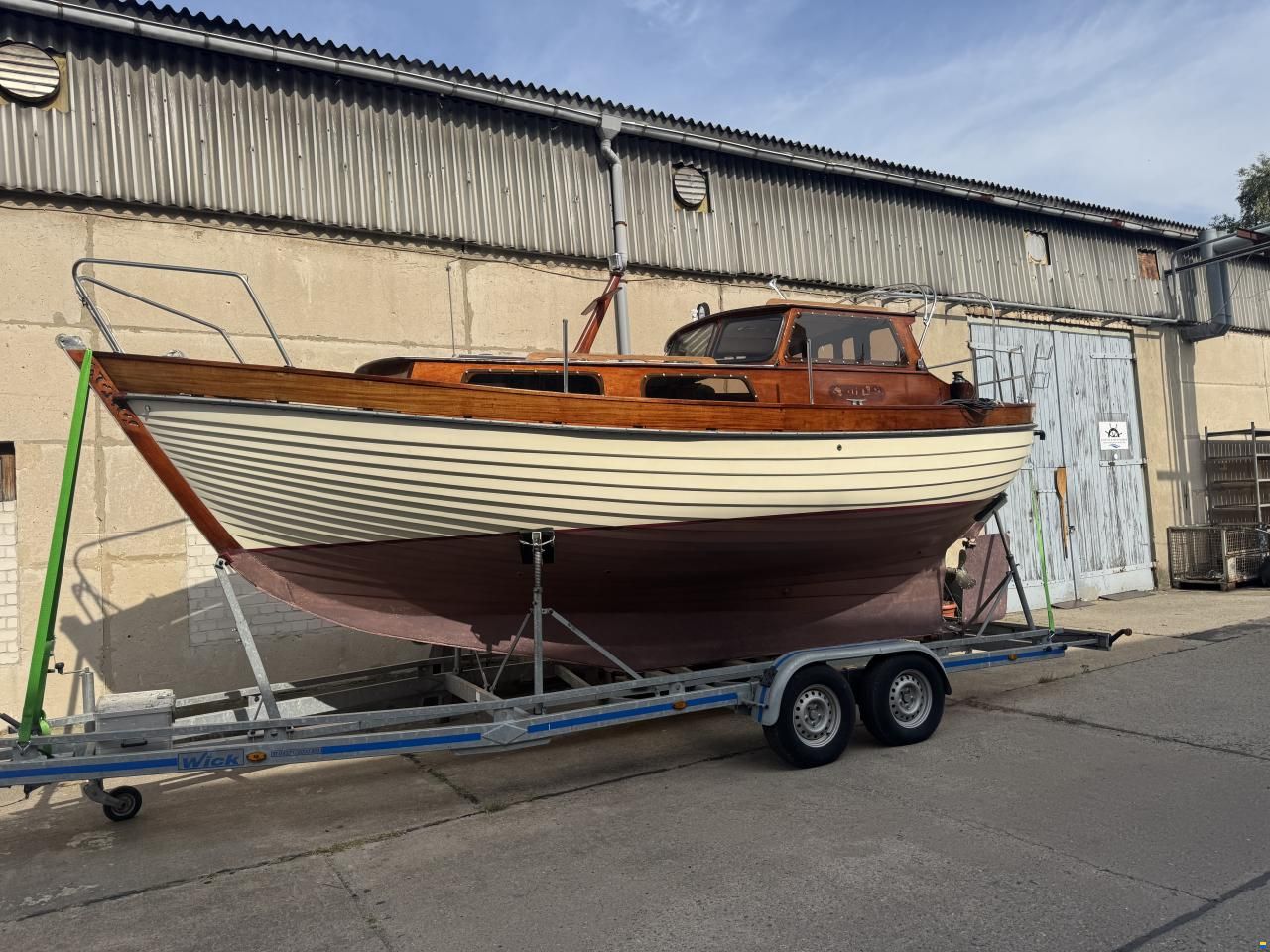 Jutahela Marina 75
