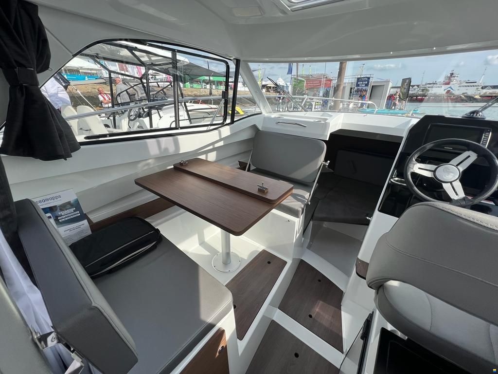 Beneteau Antares 7 OB V2