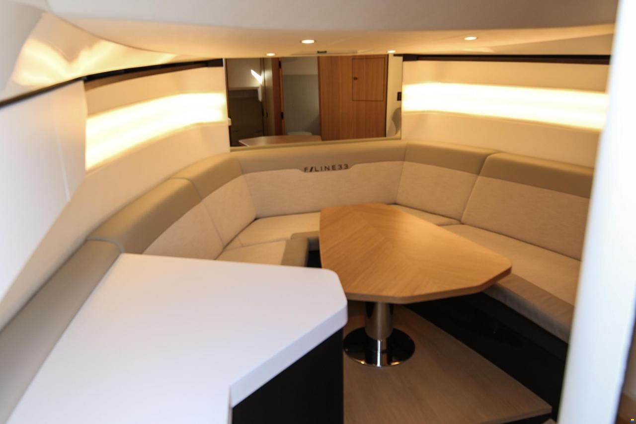 Fairline F//Line 33