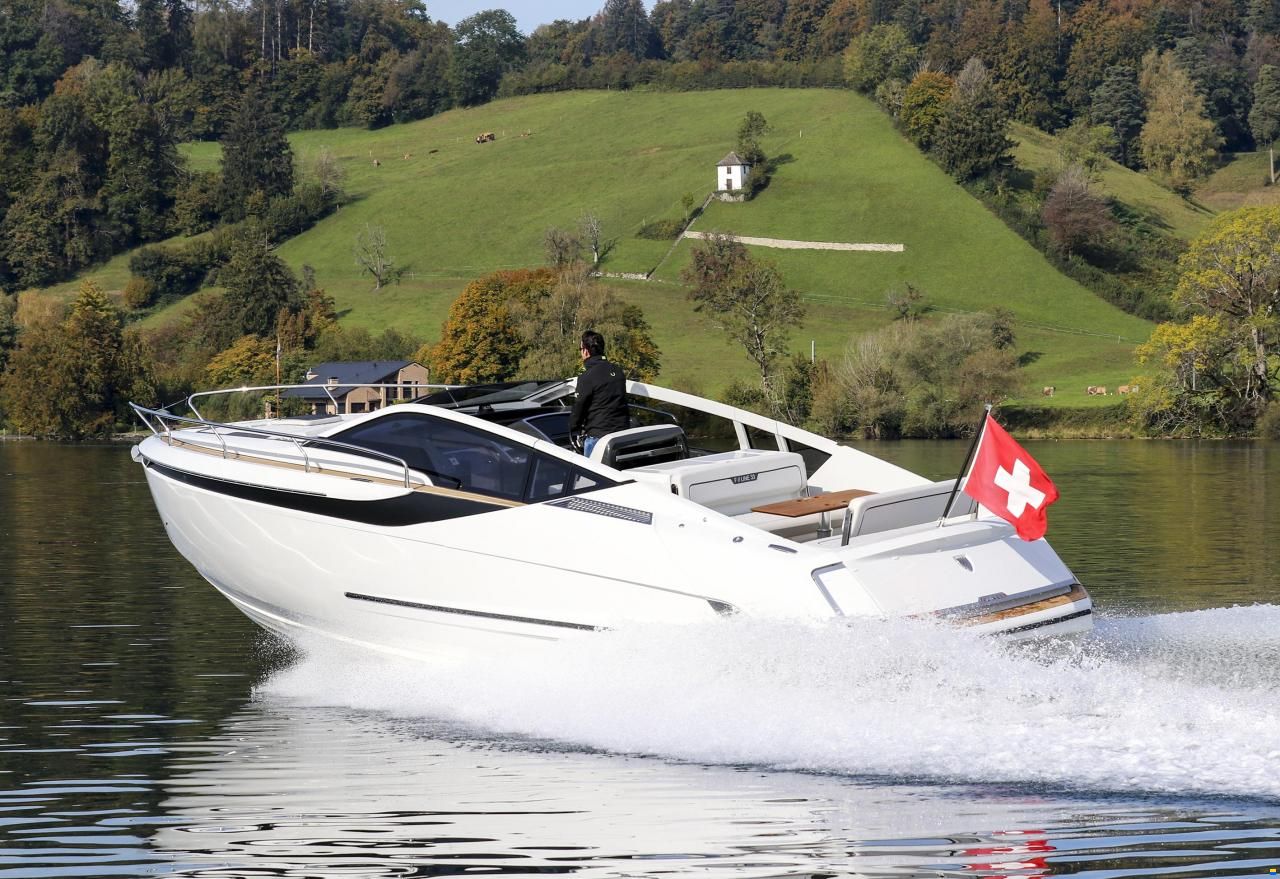 Fairline F//Line 33