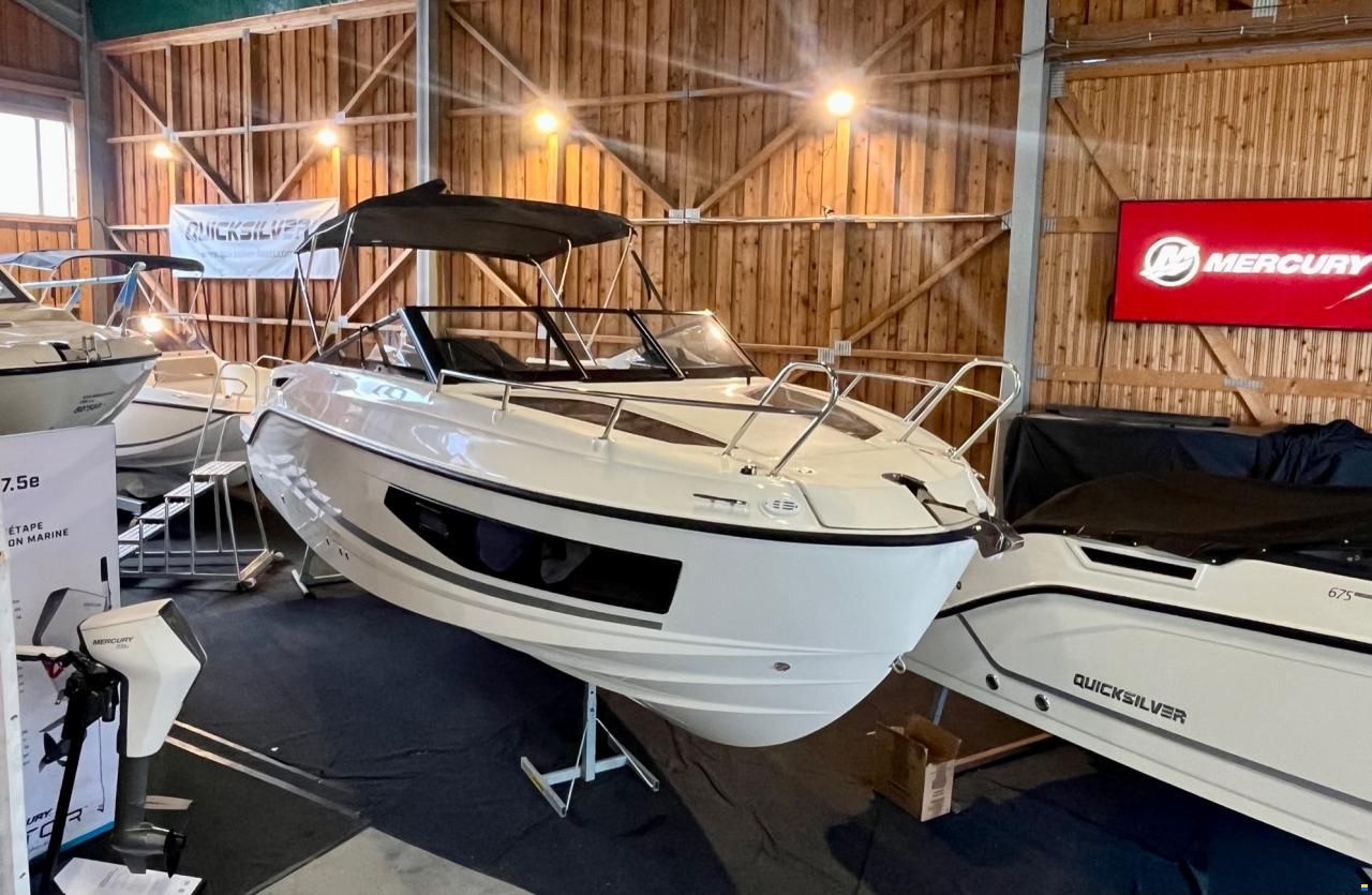 Quicksilver 755 Cruiser + Mercury F300 NEUF EN STOCK