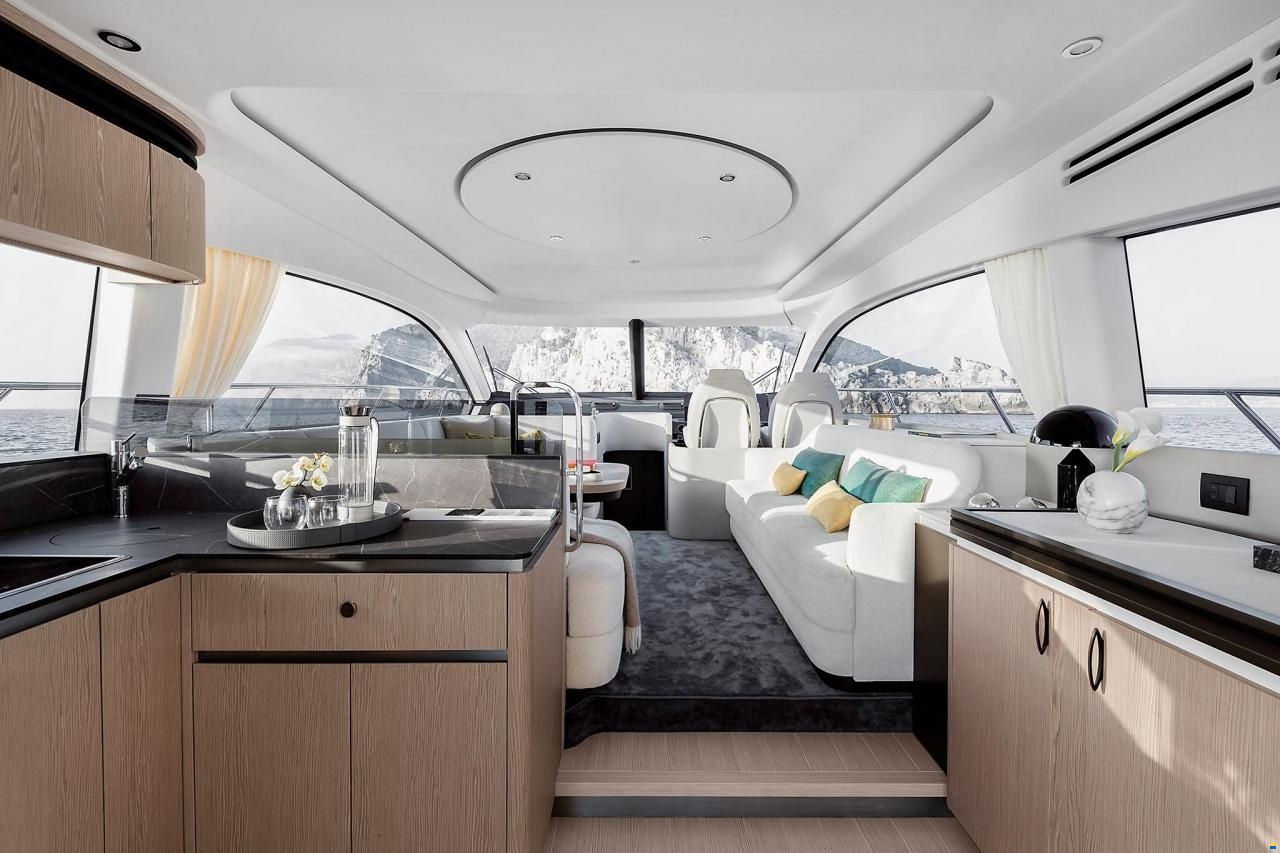 Azimut Fly 53