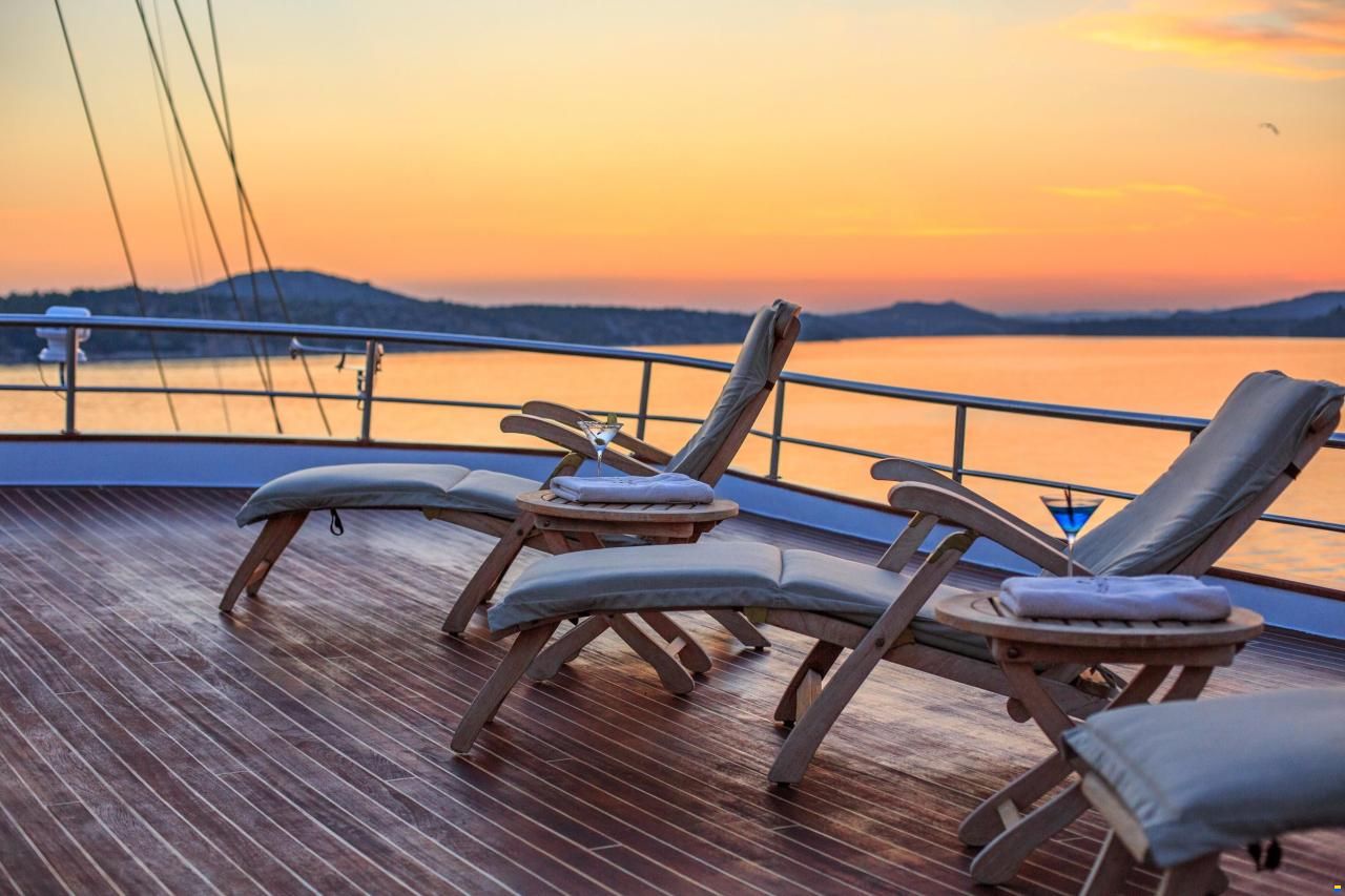 Marina Vinici Wooden Schooner Cruise Shi