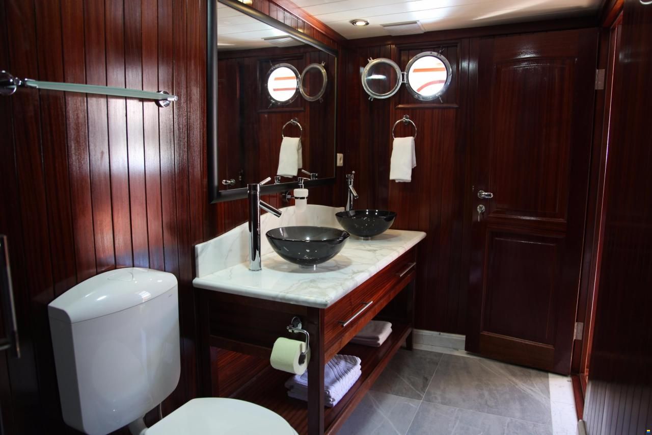 Marina Vinici Wooden Schooner Cruise Shi