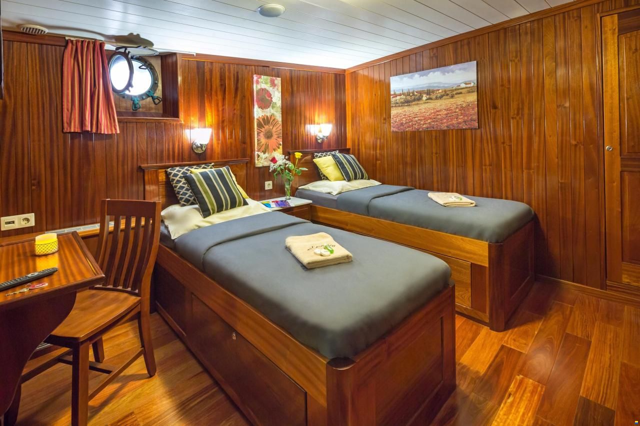 Marina Vinici Wooden Schooner Cruise Shi