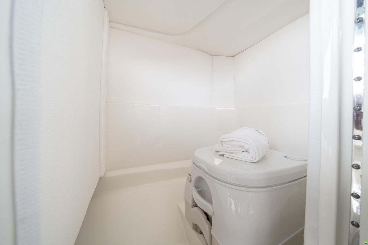 Sea Ray SPX 230