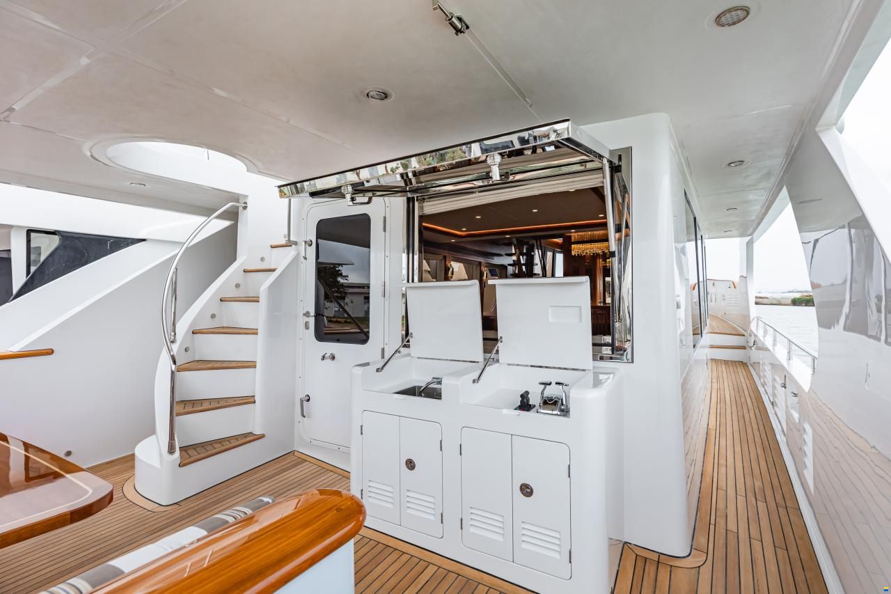 Selene 72 Explorer