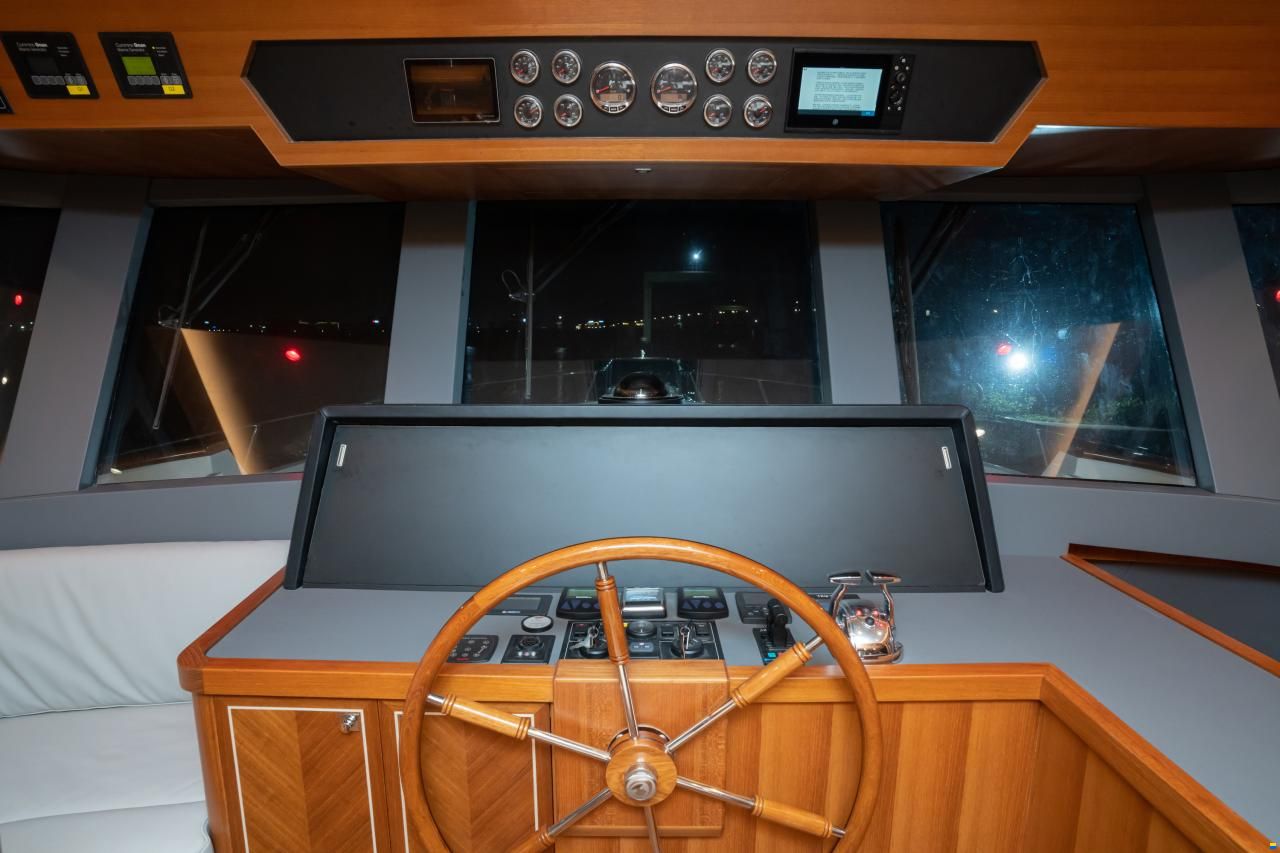 Selene 72 Explorer