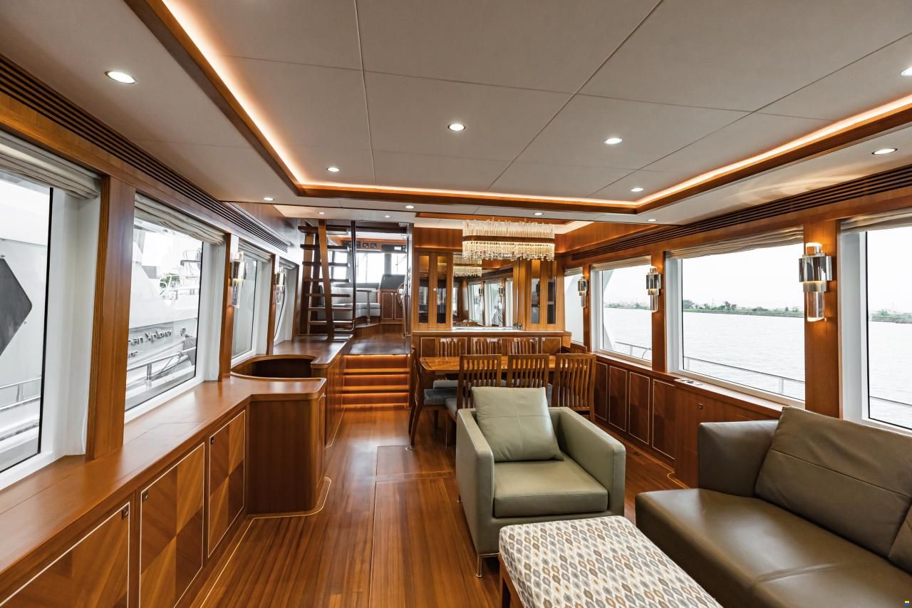 Selene 72 Explorer
