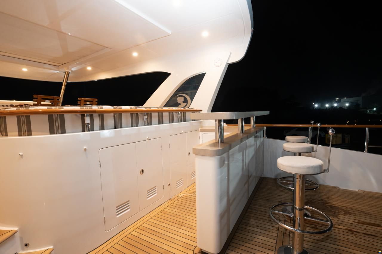 Selene 72 Explorer