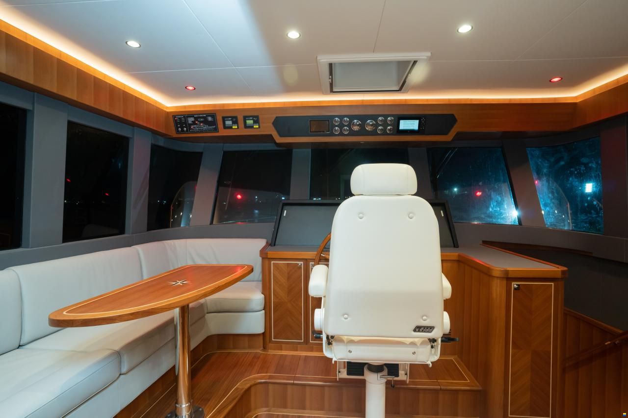 Selene 72 Explorer