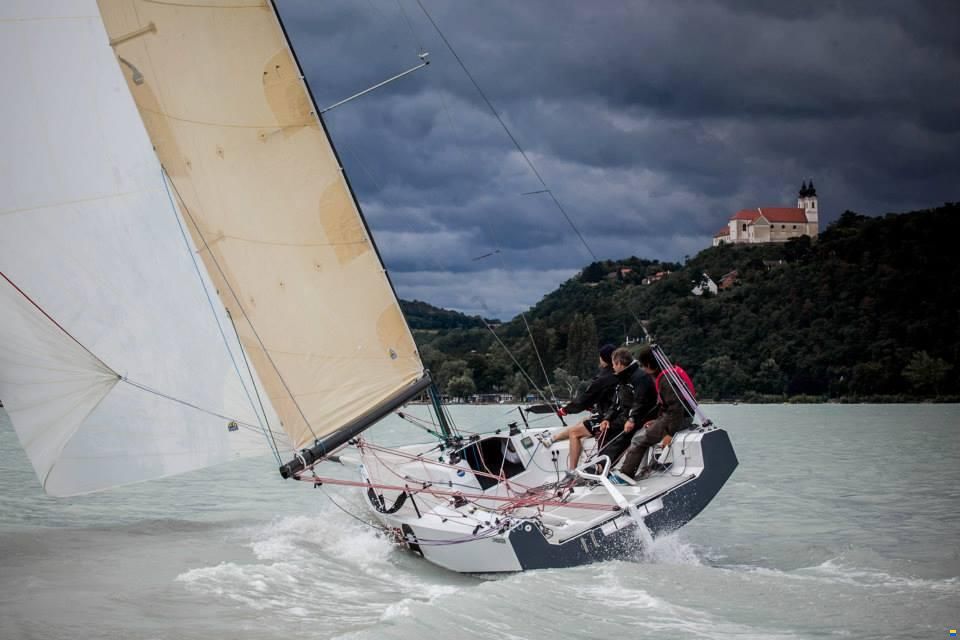 Code 8 canting keel
