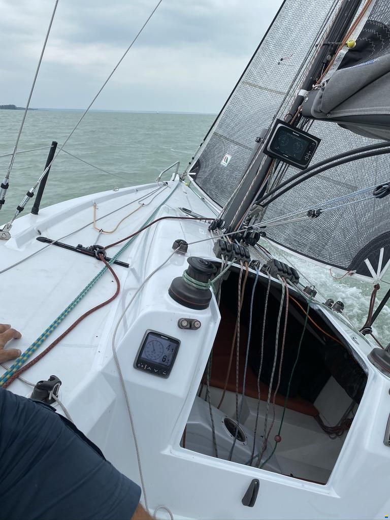 Code 8 canting keel