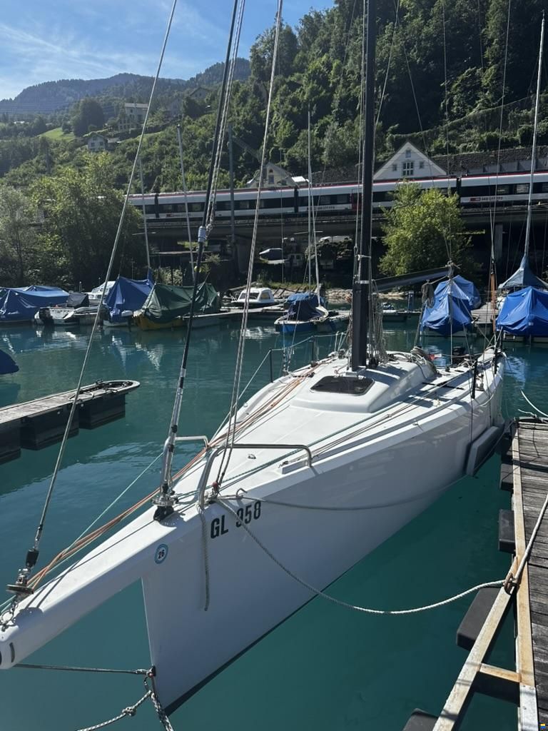 Code Code8 canting keel