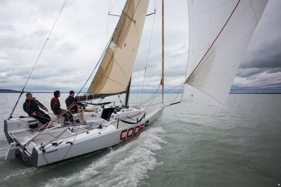 Code 8 canting keel