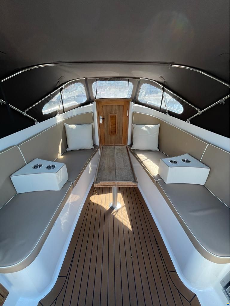 Interboat DE Intender 770