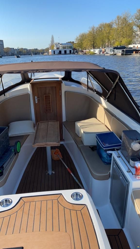 Interboat DE Intender 770