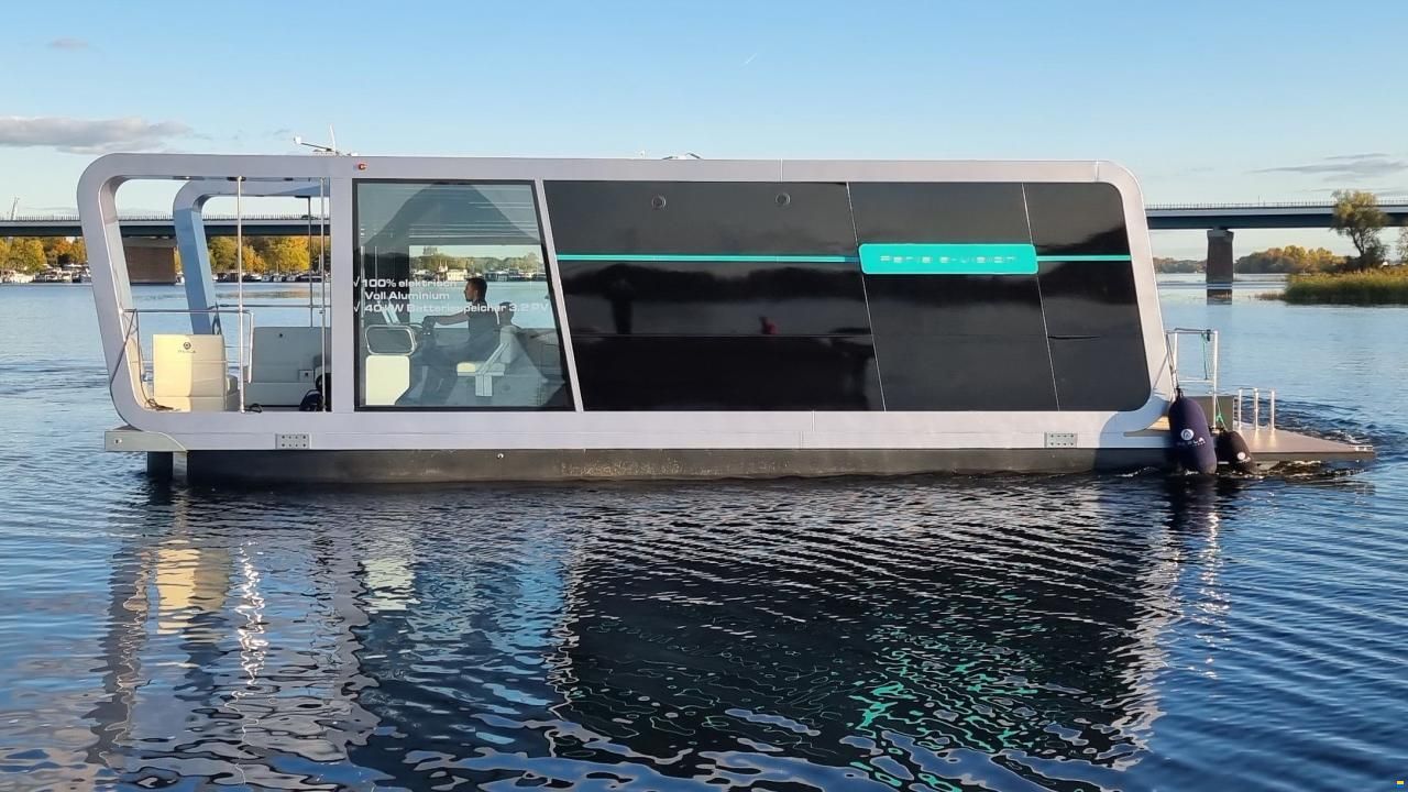 Perla Houseboat E-vision 42