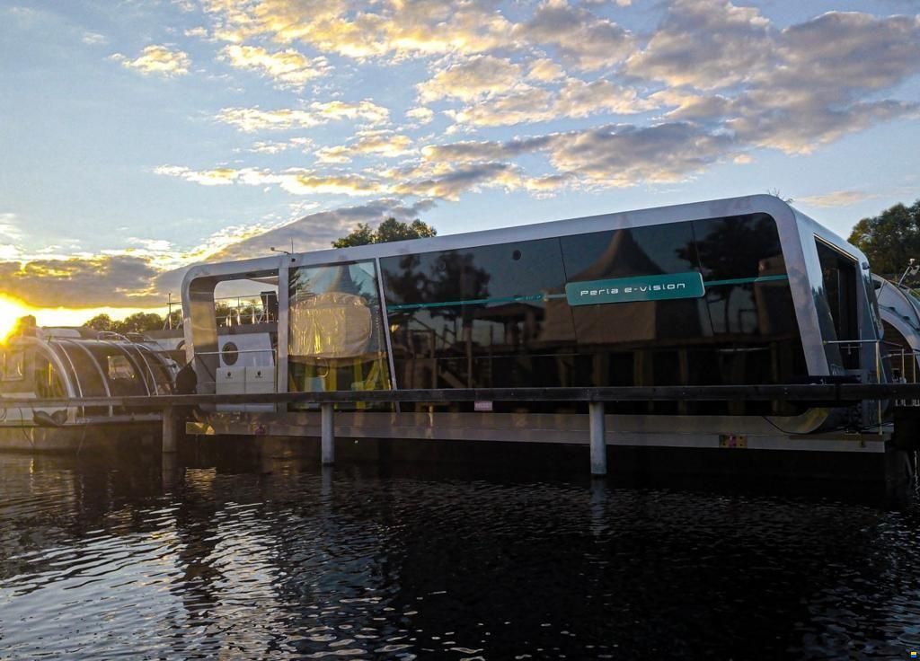 Perla Houseboat E-vision 42