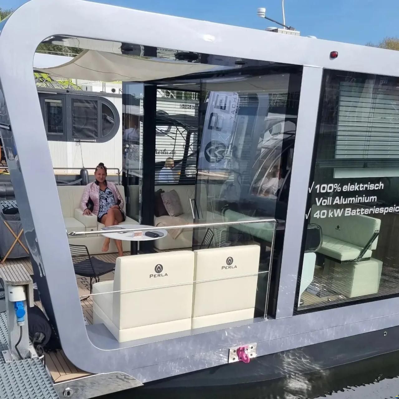 Perla Houseboat E-vision 42
