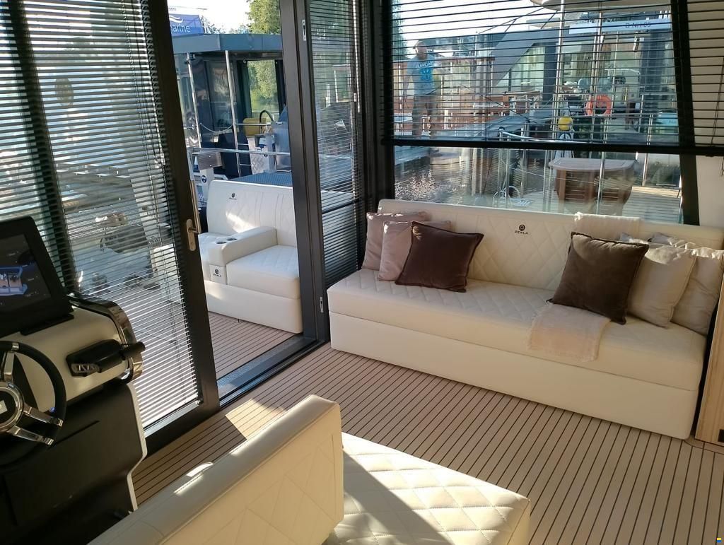 Perla Houseboat E-vision 42