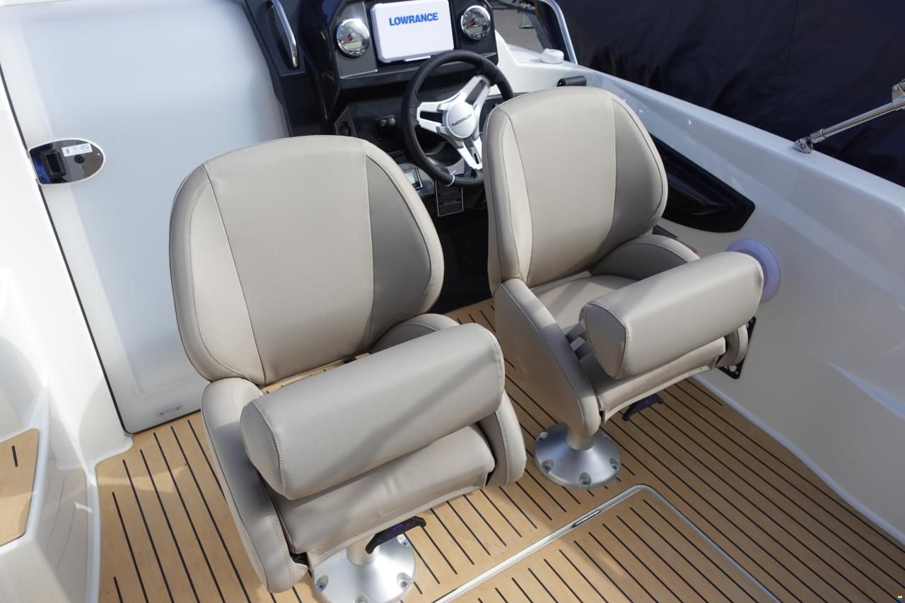 Quicksilver Activ 555 Cabin & Trailer (auf Lager)