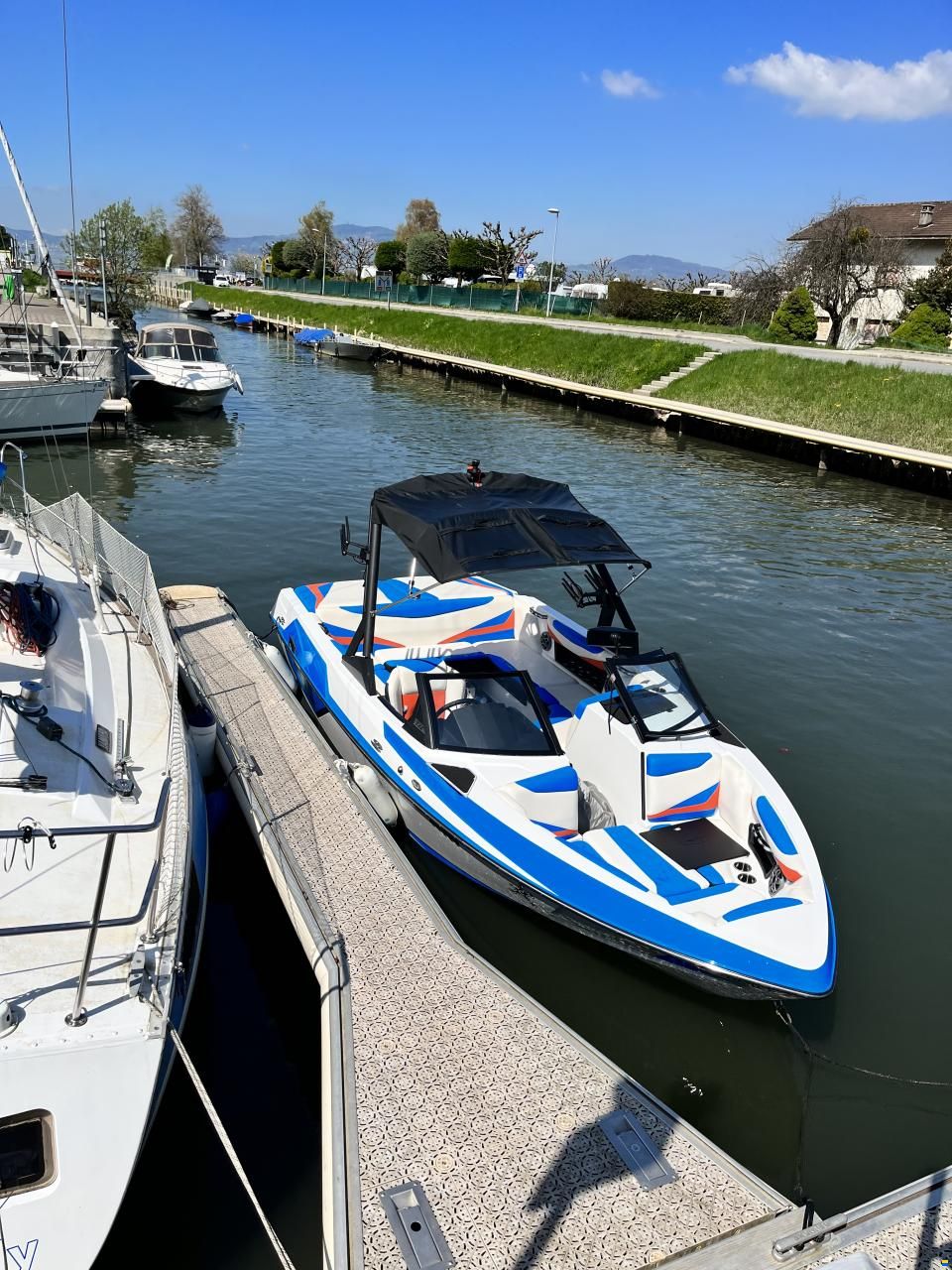 Axis T22