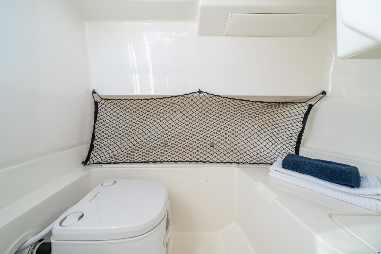 Sea Ray SDX 250 OB Europe