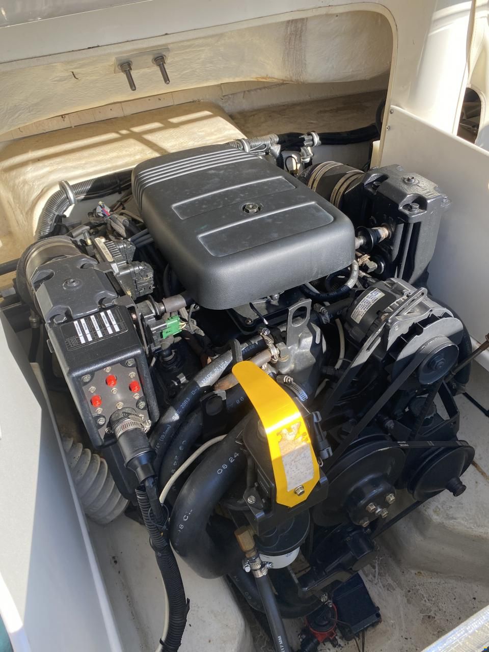 Chris Craft 210 Cuddy Cabin