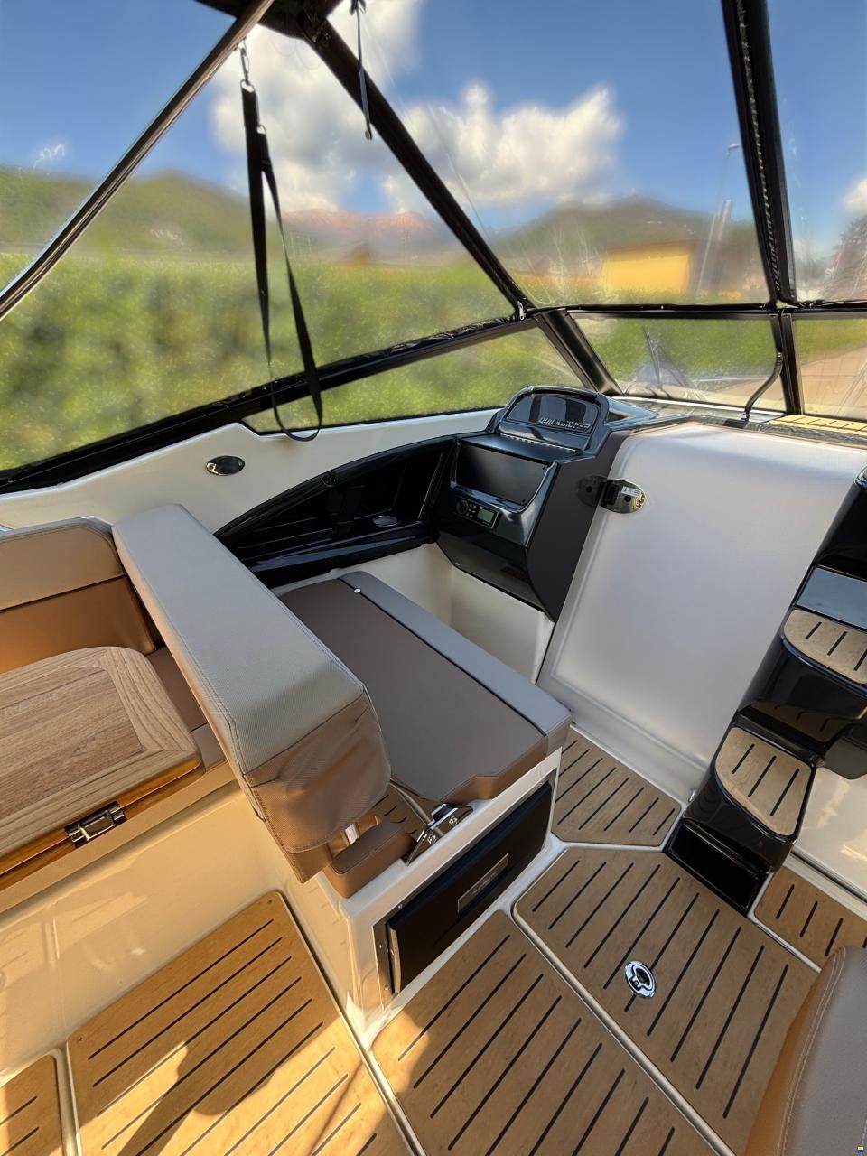 Quicksilver Activ 755 Cruiser