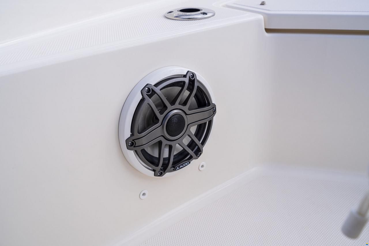 Boston Whaler 220 Dauntless