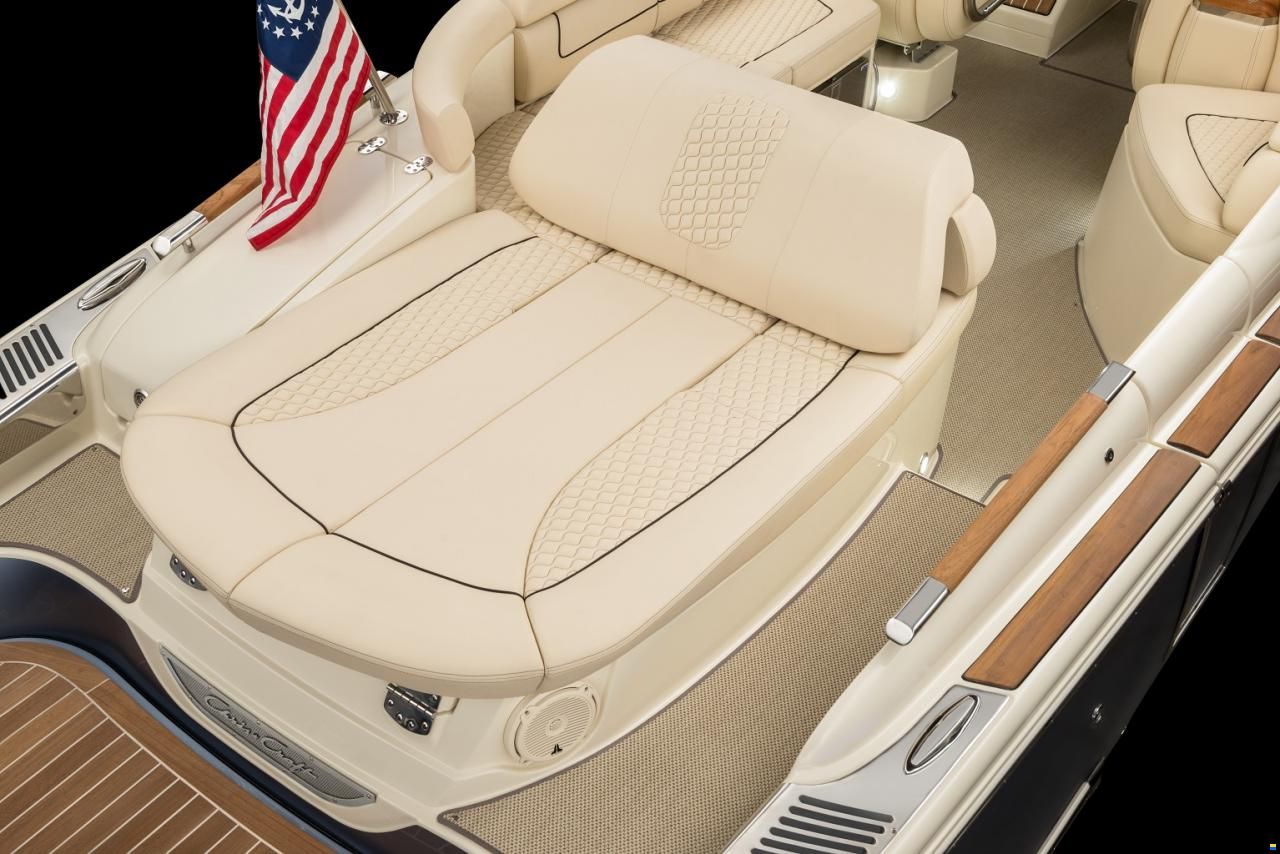 Chris Craft Launch 28 GT Outboard